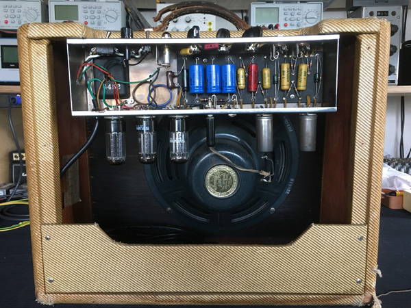 FENDER Tweed Deluxe 5D3 (1956)